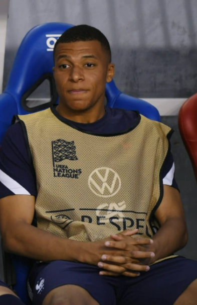 غرور كيليان مبابي يحسمه ديدييه ديشامب